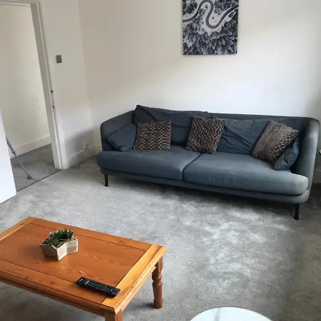 4 Bedroom Property Which Sleeps 8 Very Close To The Harry Potter Studio And Watford Junction Exterior foto