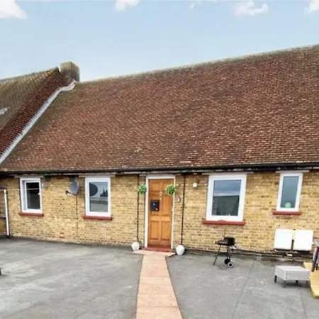 4 Bedroom Property Which Sleeps 8 Very Close To The Harry Potter Studio And Watford Junction Exterior foto